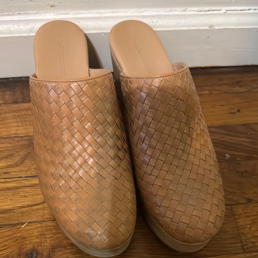 Everlane Tan Woven Leather Mules
